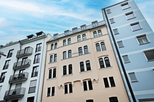 E & Co. – Rarität – Hochwertig sanierte 2-Zimmer Altbauwohnung in Denkmalhaus zum Erstbezug