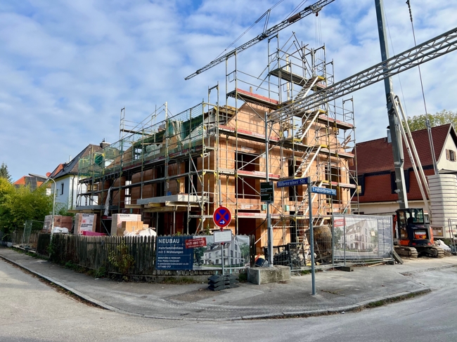 NEUBAU: 3,5-Zimmer-Gartenwohnung mit großem Hobbyraum und Duche in UG