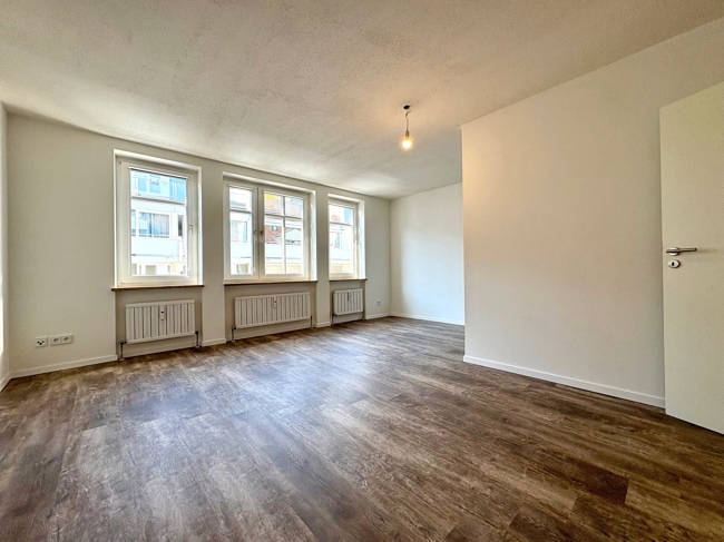 E & Co. – Neu renoviertes, freies Apartment in der Maxvorstadt