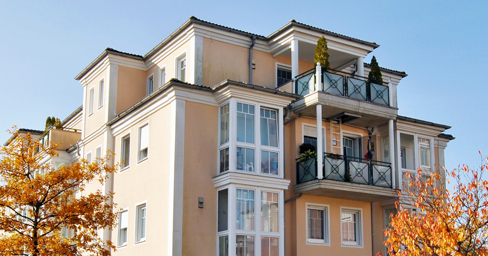 VERKAUFT ! E & Co. – Tolle 3 Zi-Wohnung mit 2 Balkonen und 2 Wintergärten