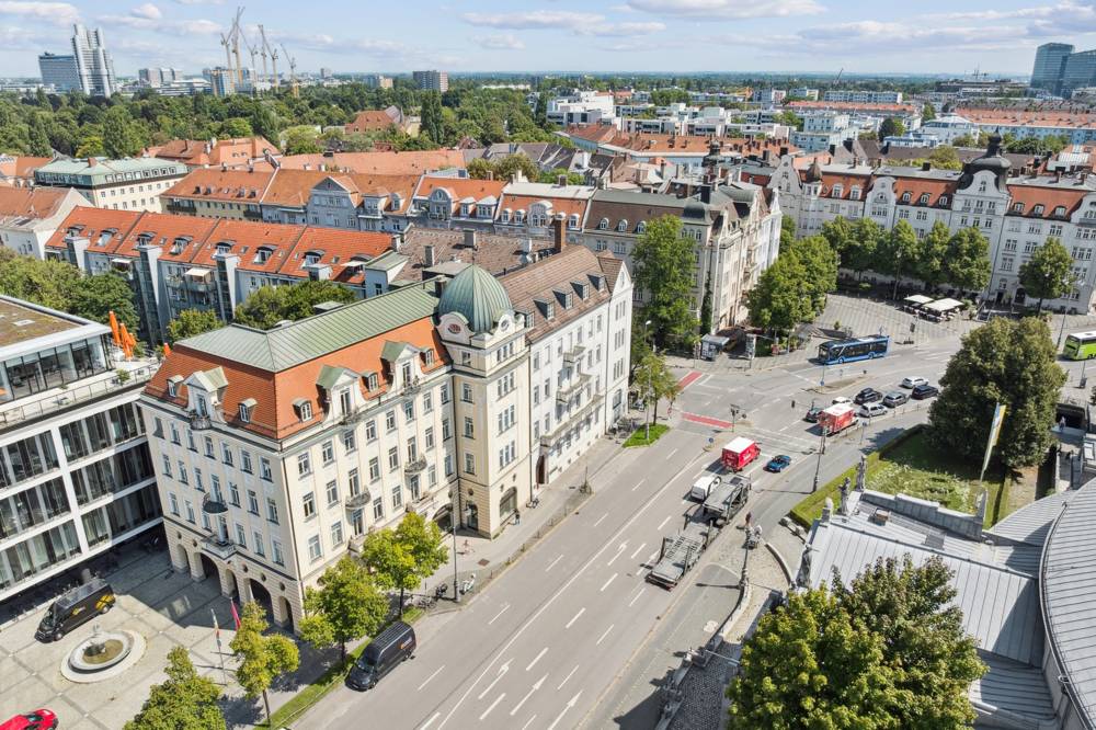 Repräsentative Praxisfläche in herrschaftlichem Altbau am Prinzregentenplatz